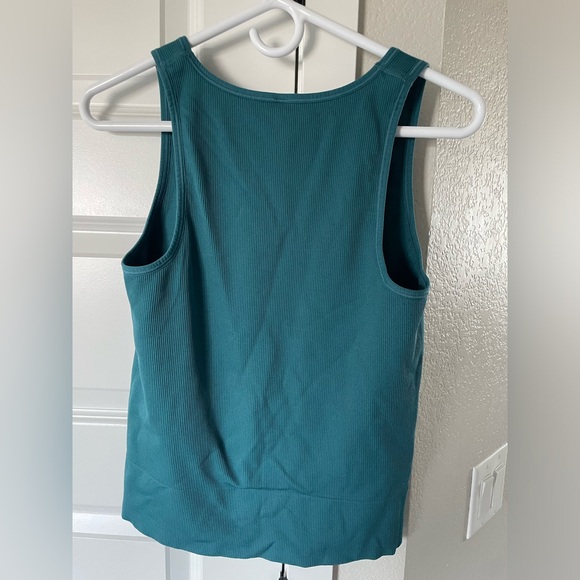 Athleta Fitted Tank - Picture 4 of 4